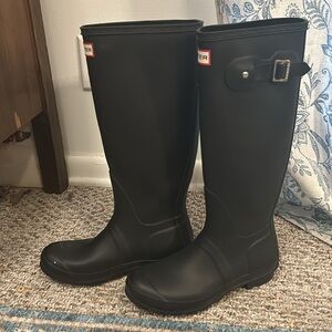Ladies Hunter boots! Great quality and condition